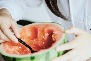 吃瓜不让拍照,揭秘不让拍照背后的秘密