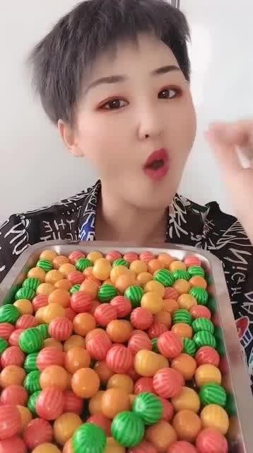 吃瓜泡泡糖是怎么吃,吃瓜泡泡糖,甜蜜与趣味并存